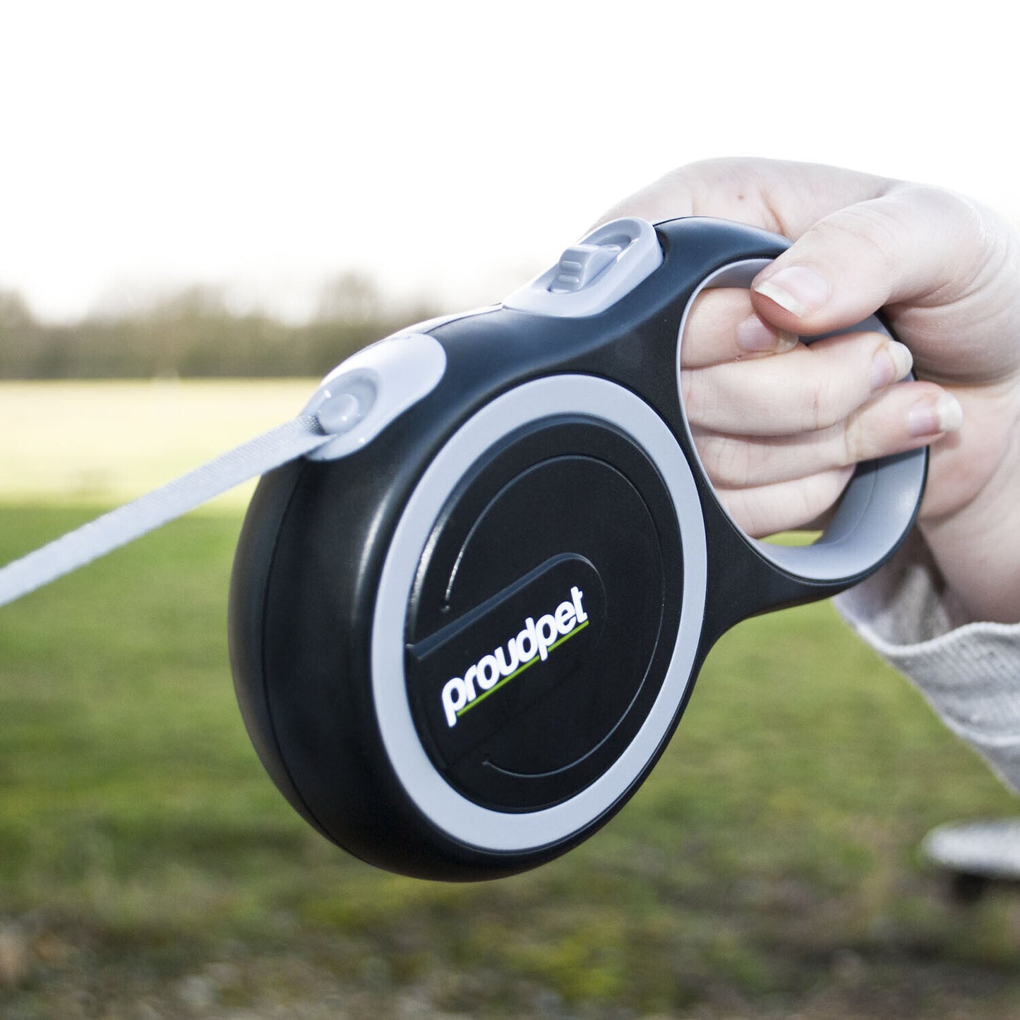 Retractable Dog Leash with Anti-Twist and Anti-Tangle Features, Click Stop Extension